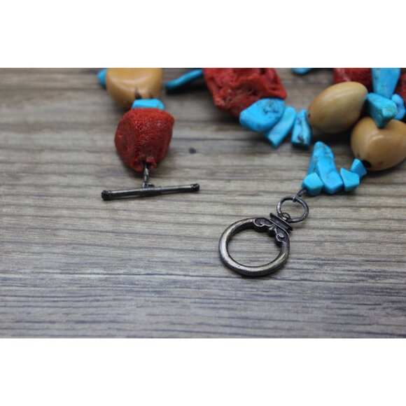 Chunky turquoise free form coral kukui nut vintage indigenous necklace - Picture 8 of 10